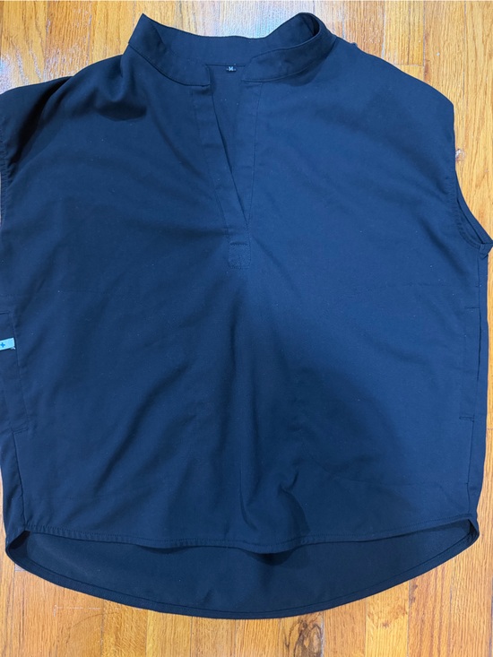 Tops - Black woman’s Scrub top